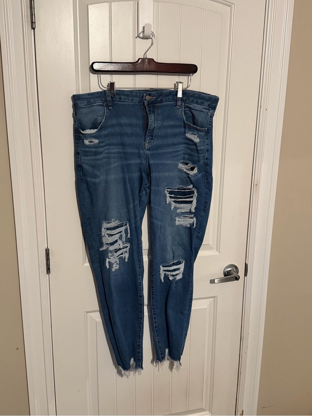 American Eagle Distressed High-Rise Women’s Jeans - Blue